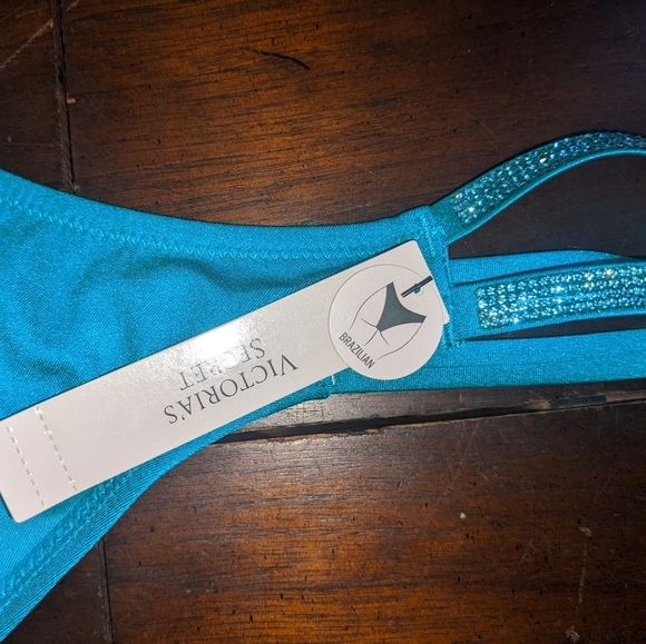Victoria Secret NWT Brazilian 2024 swim bottoms - Picture 2 of 3